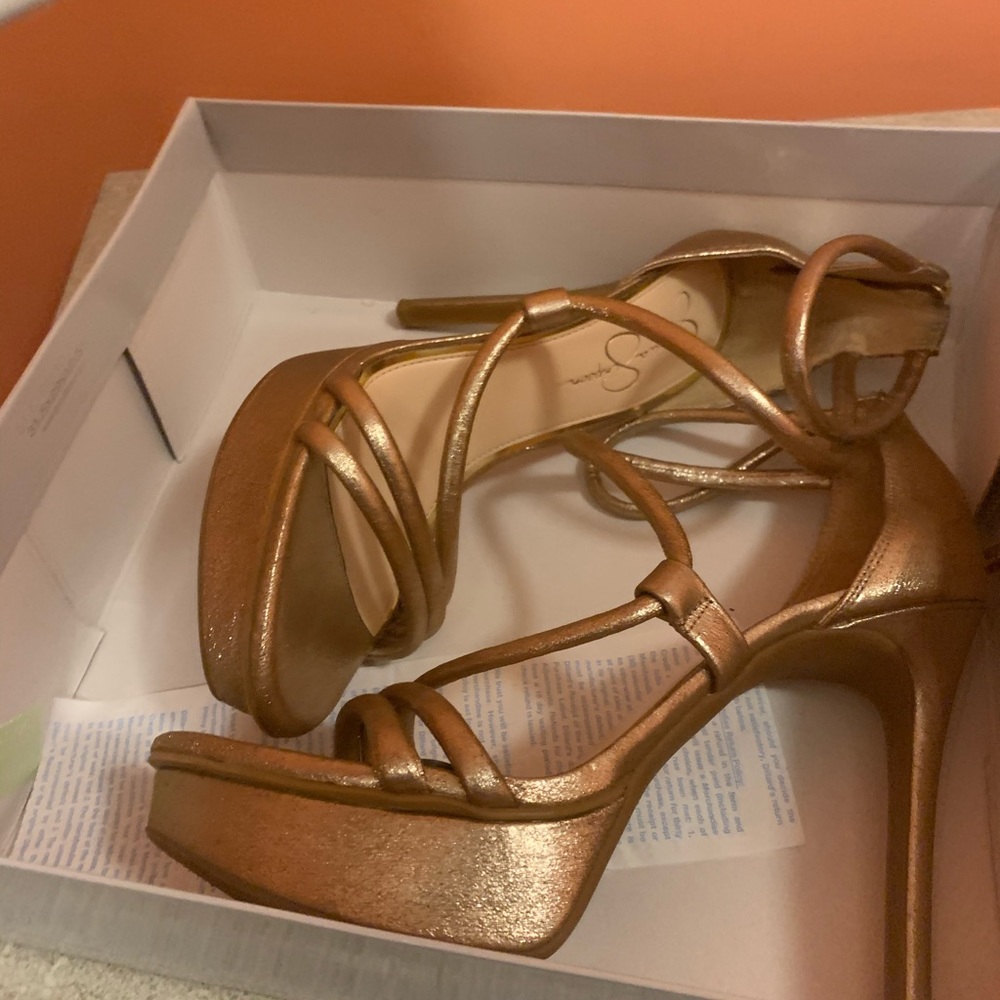 Jessica Simpson gold pair heels size 10